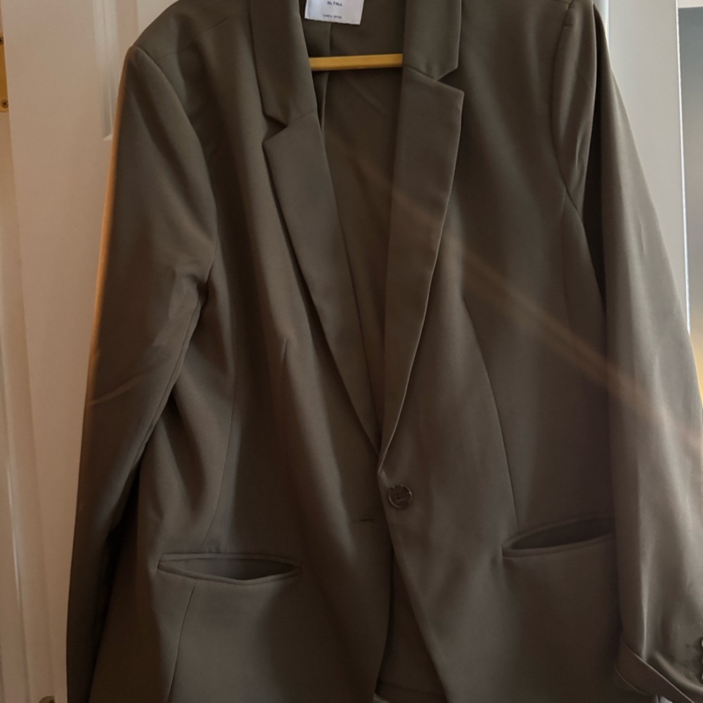 Old Navy women’s Blazer in Olive Green
